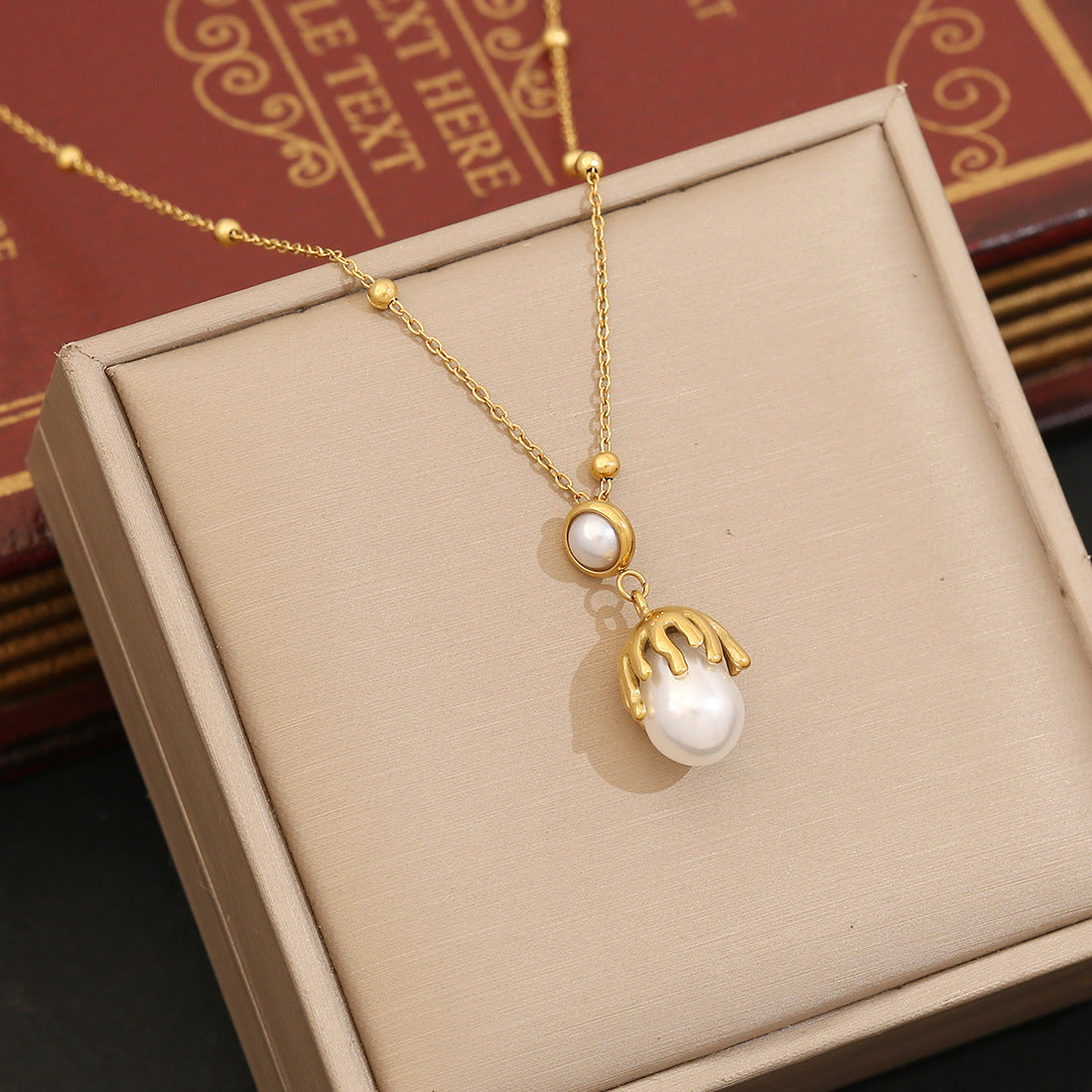 Set di Collana da Donna Elegante a Forma di Lampadina Irregolare con Perle Imitazione, Doppia Catena a O in Acciaio Inossidabile e Finitura Elettroplaccata
