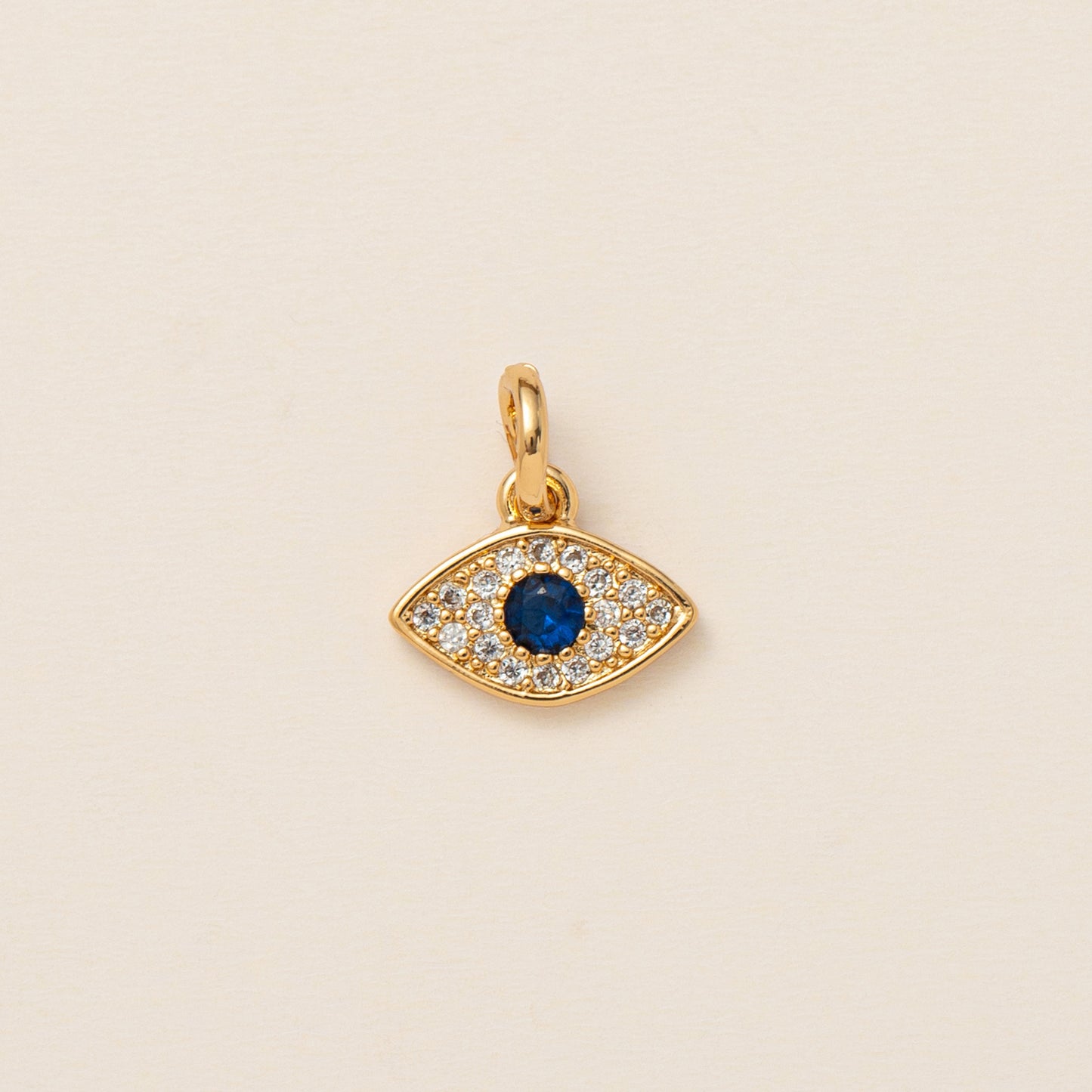 Barra de dijes de corazón chapado en oro de latón a la moda para mujer