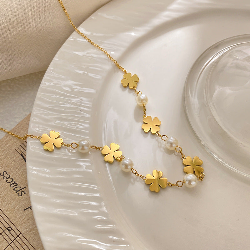 Minimalist Elegant Gold Plated Titanium Steel Four-Leaf Clover Pearl Necklace