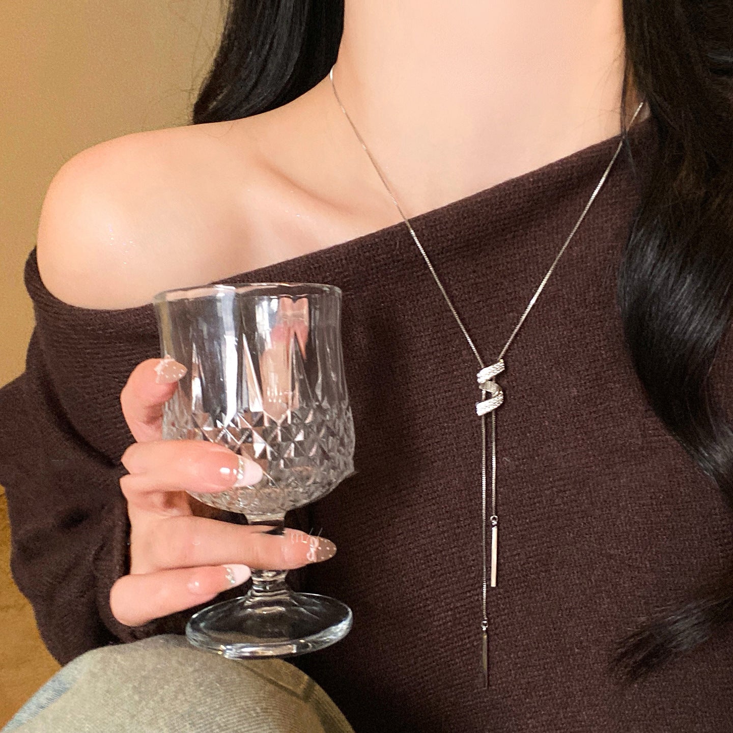 Collana con Ciondolo a Lettera S in Rame Placcato Minimalista per Donna, Catena Maglione Estetica Fredda con Accenti di Strass