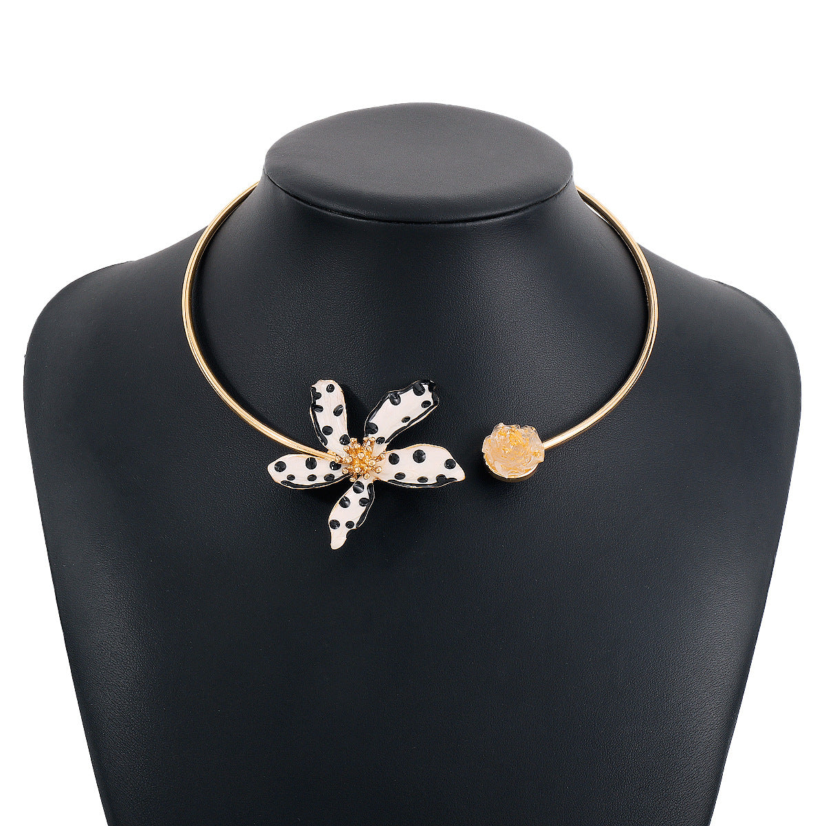Sweet and Edgy Floral Polka Dot Earrings for Women Made of Alloy with Enamel Finish