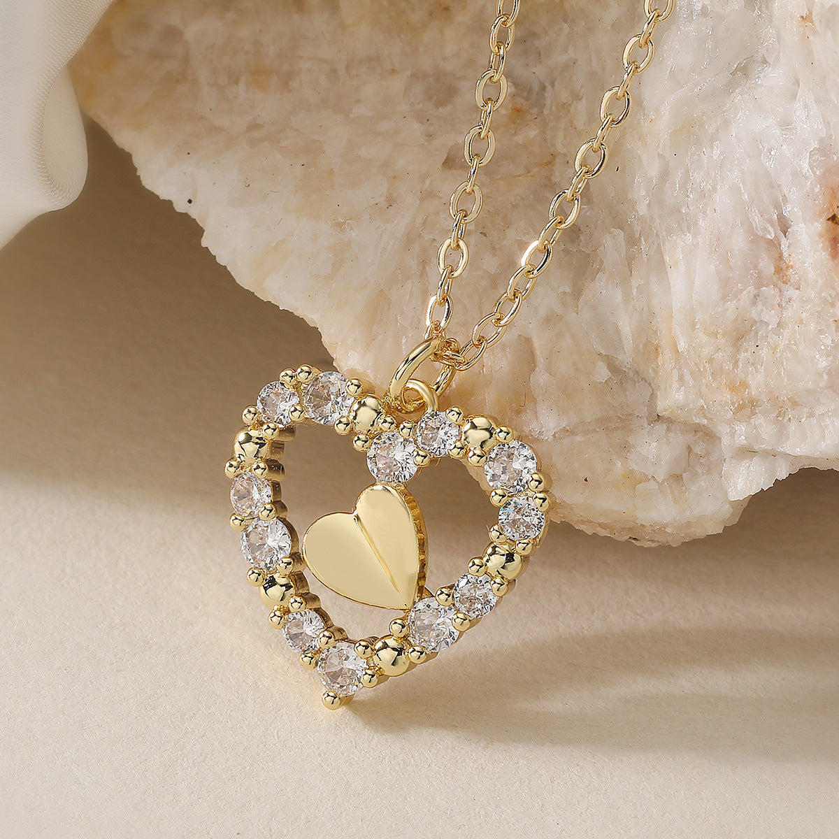 Minimalist Elegant 18K Gold Plated Brass Heart Cubic Zirconia Pendant Necklace for Women