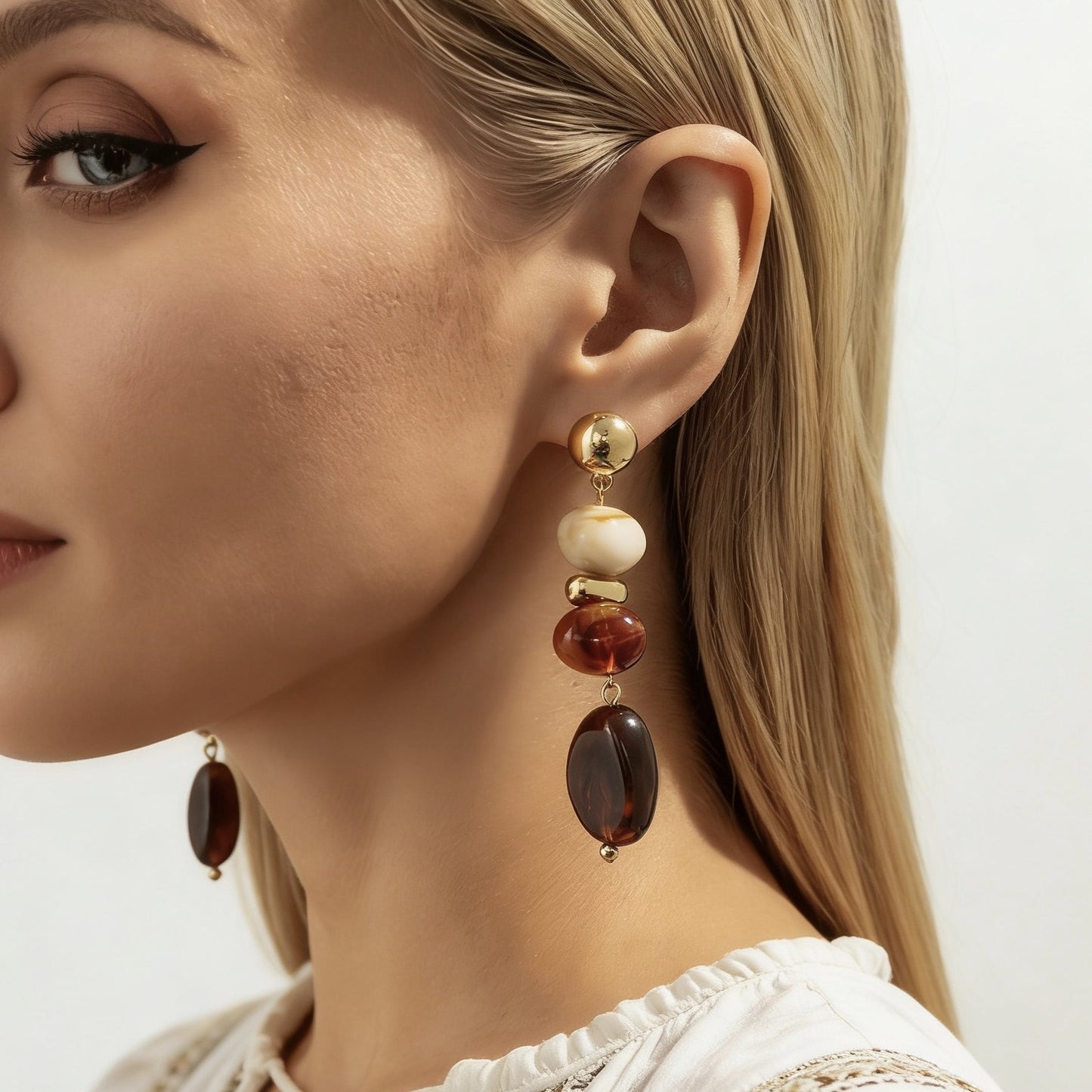 Orecchini Pendenti Vintage da Donna con Forme Geometriche Irregolari in Resina e Elementi Rotondi e Ovali Sfumati Ambra