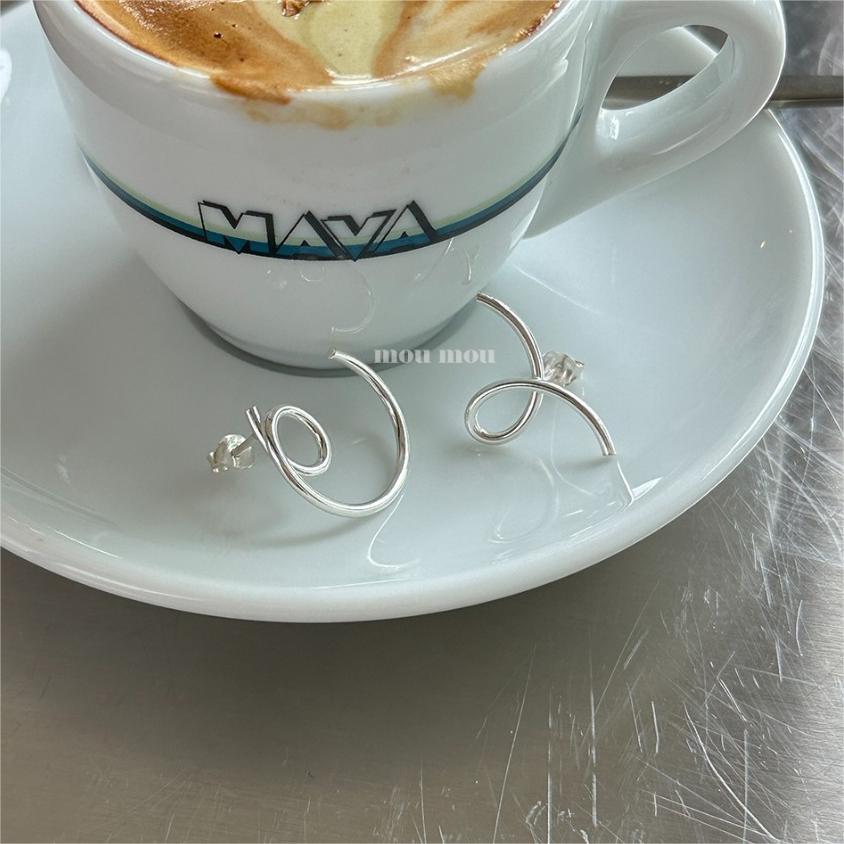 Orecchini a perno asimmetrici a linea geometrica placcati in argento sterling 925, minimalisti, con lettera, da donna