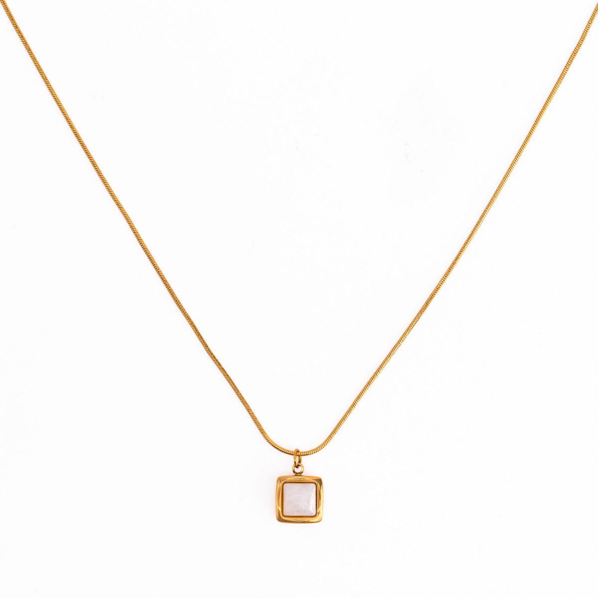 Collar con Colgante Cuadrado de Nácar Blanco de Acero Inoxidable con Baño de Oro de 18K para Mujer, Estilo Minimalista de Moda