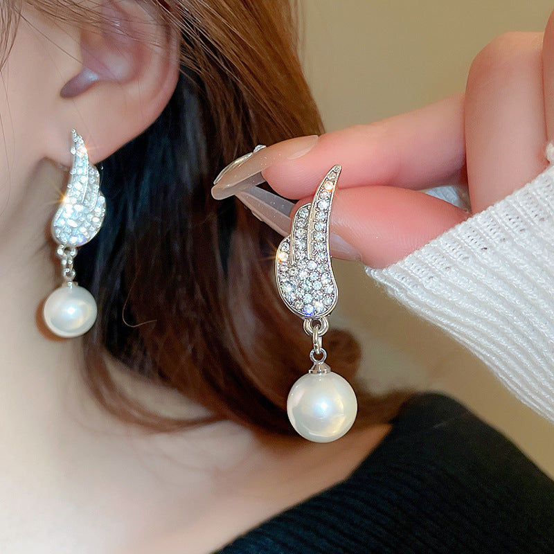 Orecchini floreali minimalisti con perle, perno in argento sterling 925 e strass, da donna
