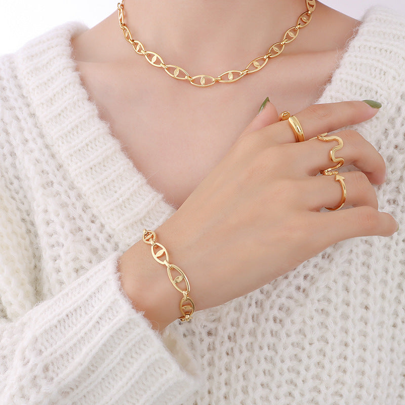 Set di collane a strati geometriche minimaliste in acciaio al titanio con placcatura in oro 18 carati da donna