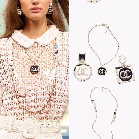 Collar con letras de esmalte de latón chapado en oro de lujo con colgante de plata de ley 925 para mujer