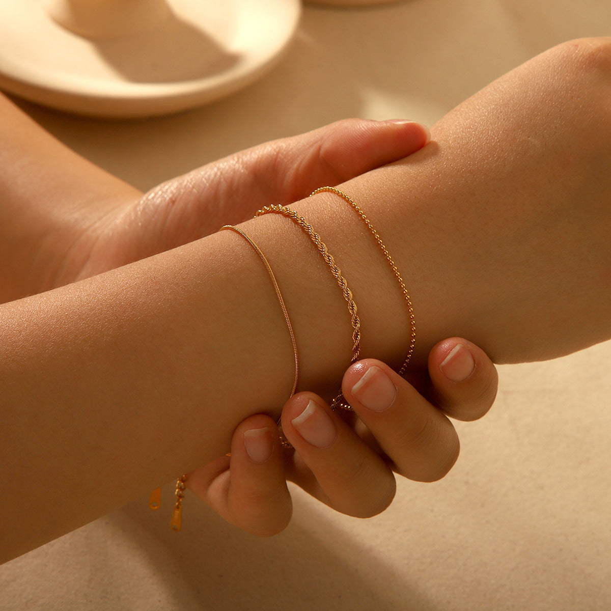 Minimalist Geometric Titanium Steel Bracelet for Women with Plated Finish and Twisted Chain Design