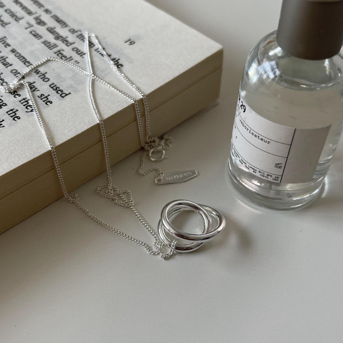 Collana Minimalista Geometrica Ovale in Argento Sterling 925