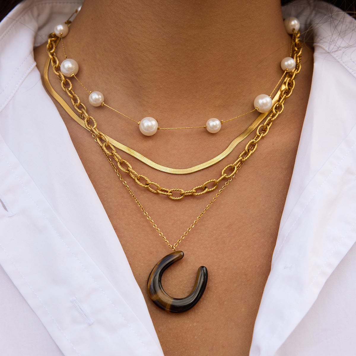 Collana con pendente a U in acciaio inossidabile placcato oro 18 carati con occhio di tigre, stile vintage, da donna