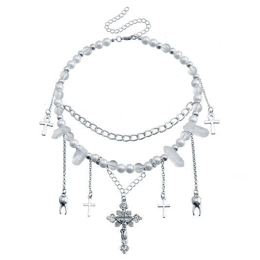 Collar con colgante de cruz minimalista con dije de aleación y detalles de perlas de imitación en una delicada cadena para la clavícula