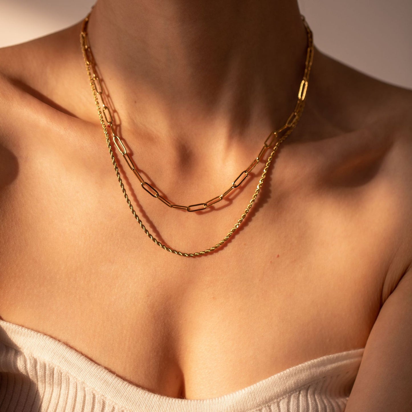 Collana in Acciaio Inossidabile Placcato con Motivo Geometrico a Linee Minimaliste Elegante per Donna con Catena alla Clavicola
