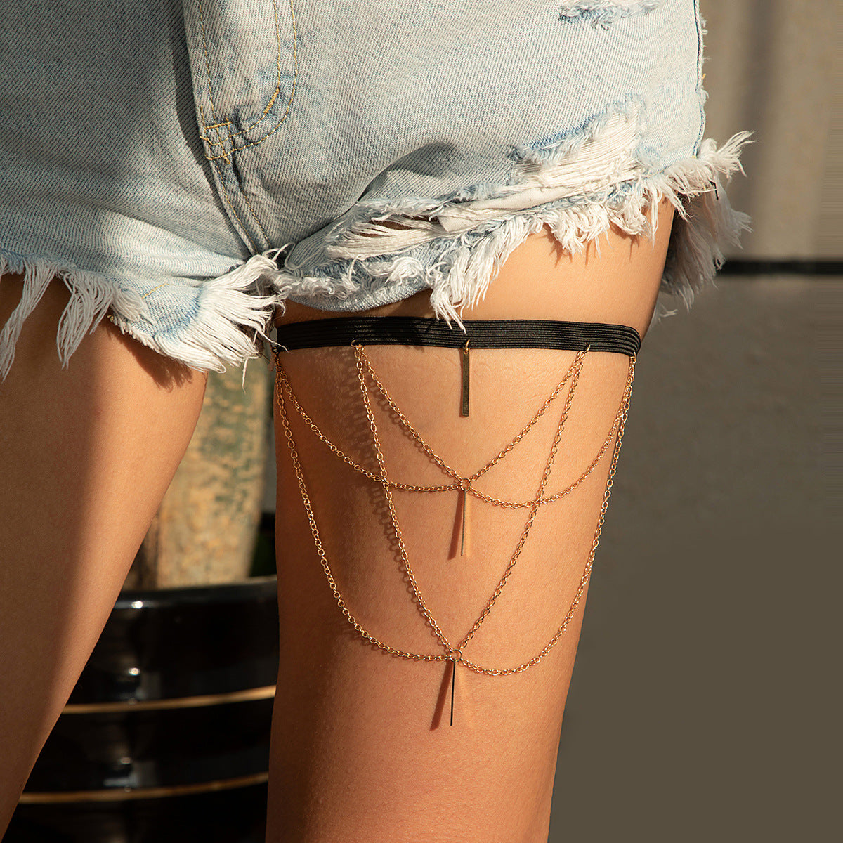 Minimalist Geometric Metal Leg Chain with Tassel Accent for Women