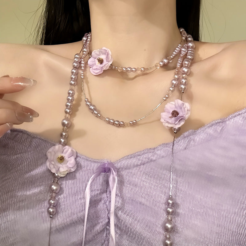 Elegante collana floreale di perle da donna con finitura galvanica, catena maglione in dolce stile vintage, gioielli con ciondolo di lusso leggero