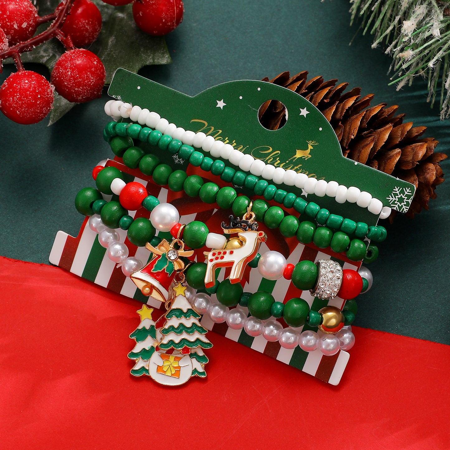 Set di Bracciali Personalizzati a Tema Natalizio con Ciondoli a Forma di Fiocco di Neve, Babbo Natale, Renna e Albero per Donna