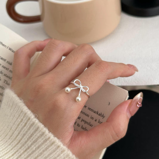 Anillo de lazo minimalista de plata de ley 925 con incrustación de perlas, acabado chapado para mujer