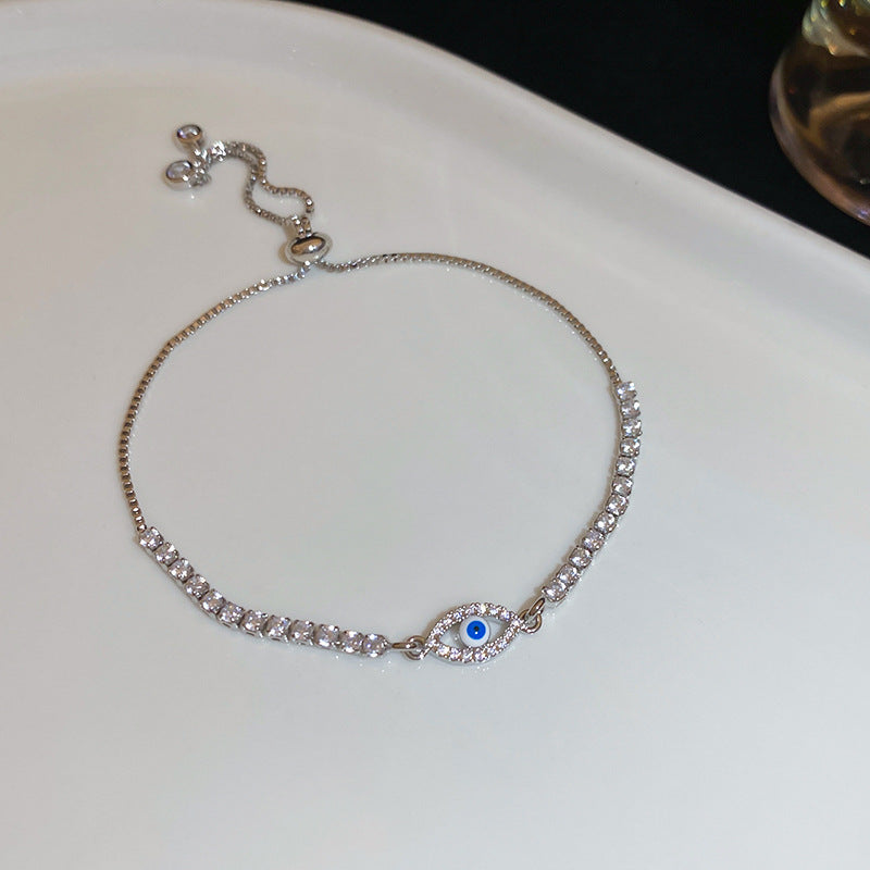 Bracciale da donna in zircone intarsiato, stile lussuoso, geometrico ovale, con base in rame e design elegante e minimalista
