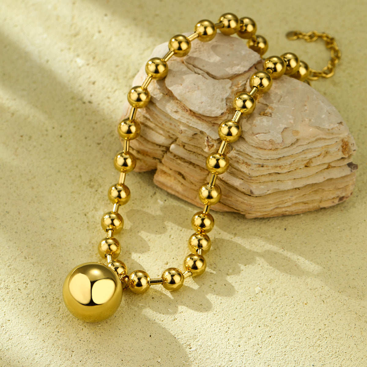Fashionable Heart-Shaped Stainless Steel Pendant Necklace with Electroplated Finish for Women