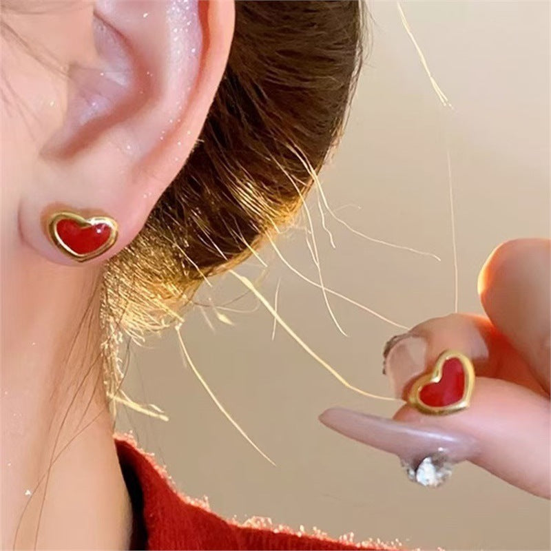 Set di collana minimalista in acciaio al titanio a forma di cuore con smalto, catena a serpente e orecchini a perno.