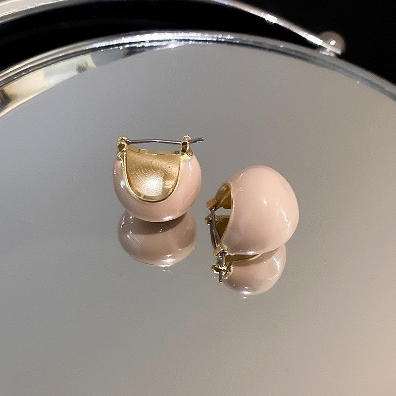 Orecchini geometrici a rombo di lusso con finitura smaltata e dettagli in perle da donna