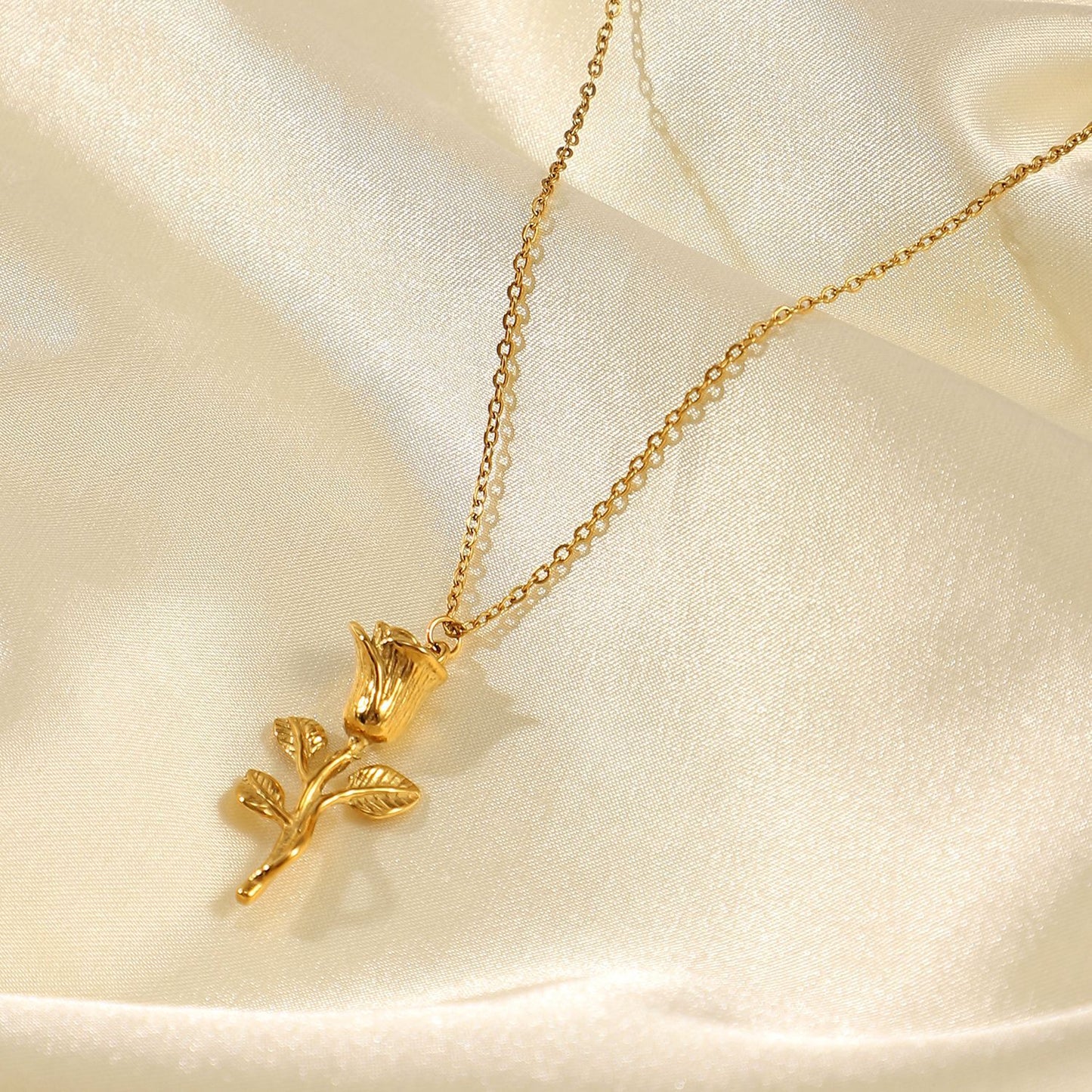 INS Style 18K Gold Plated Stainless Steel Geometric Rose Pendant Necklace for Women Fashion Jewelry Gift