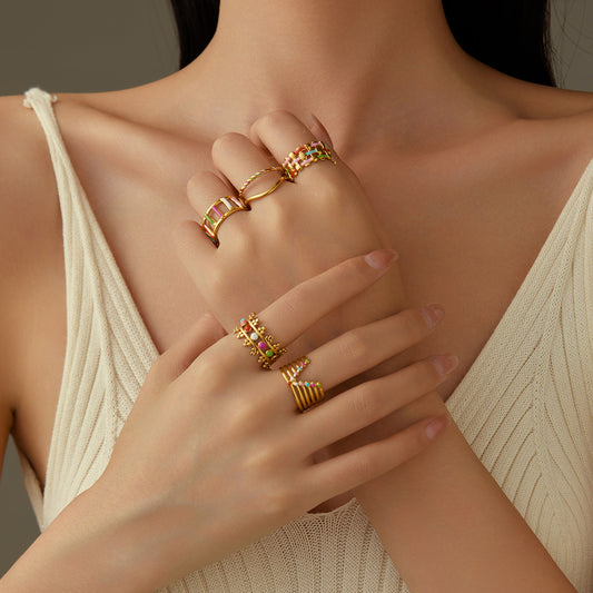 Anillo minimalista de acero inoxidable geométrico con baño de oro de 18K para mujer, acento de esmalte de color