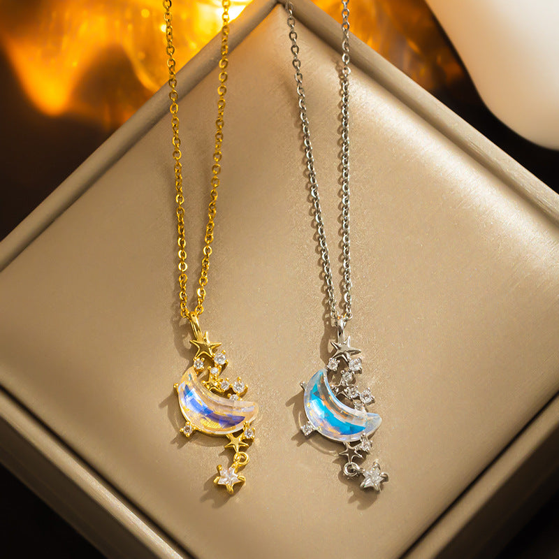 Collana con ciondolo geometrico minimalista in acciaio al titanio da donna con intarsio in strass e catena a O