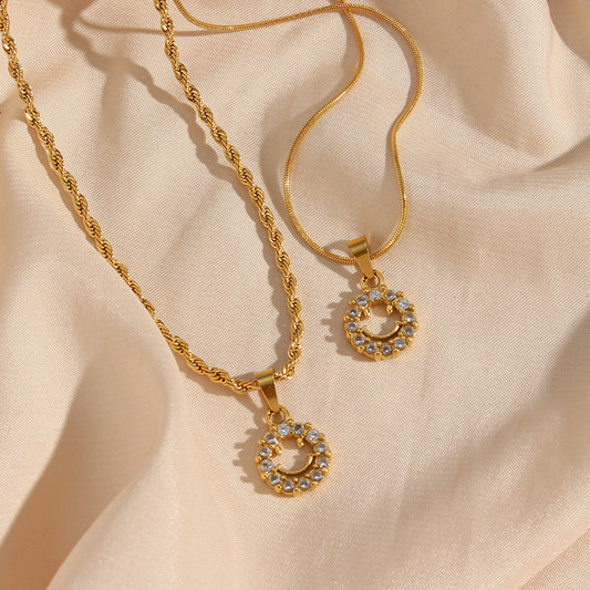 Fashionable Geometric Smile Pendant Necklace in Stainless Steel with 18K Gold Plating and Zircon Accents on Twisted Chain