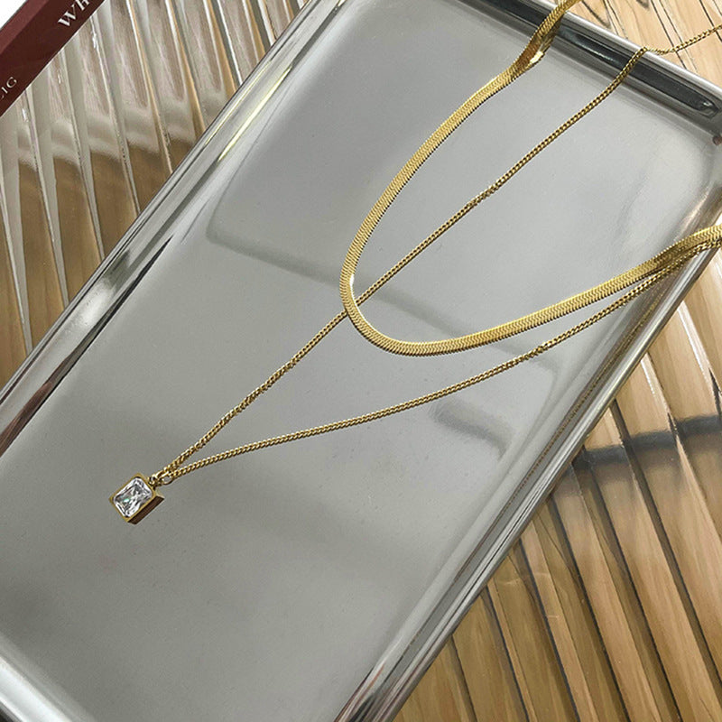 Collar minimalista geométrico de doble capa con cadena de serpiente para mujer, hecho de acero inoxidable con acabado chapado