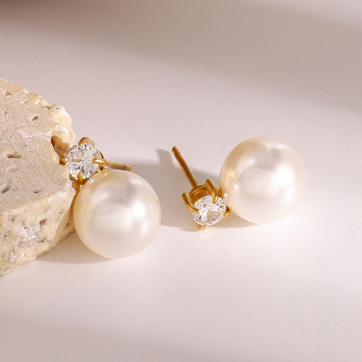 18K Gold Plated Geometric Round Pearl Stud Earrings Titanium Steel