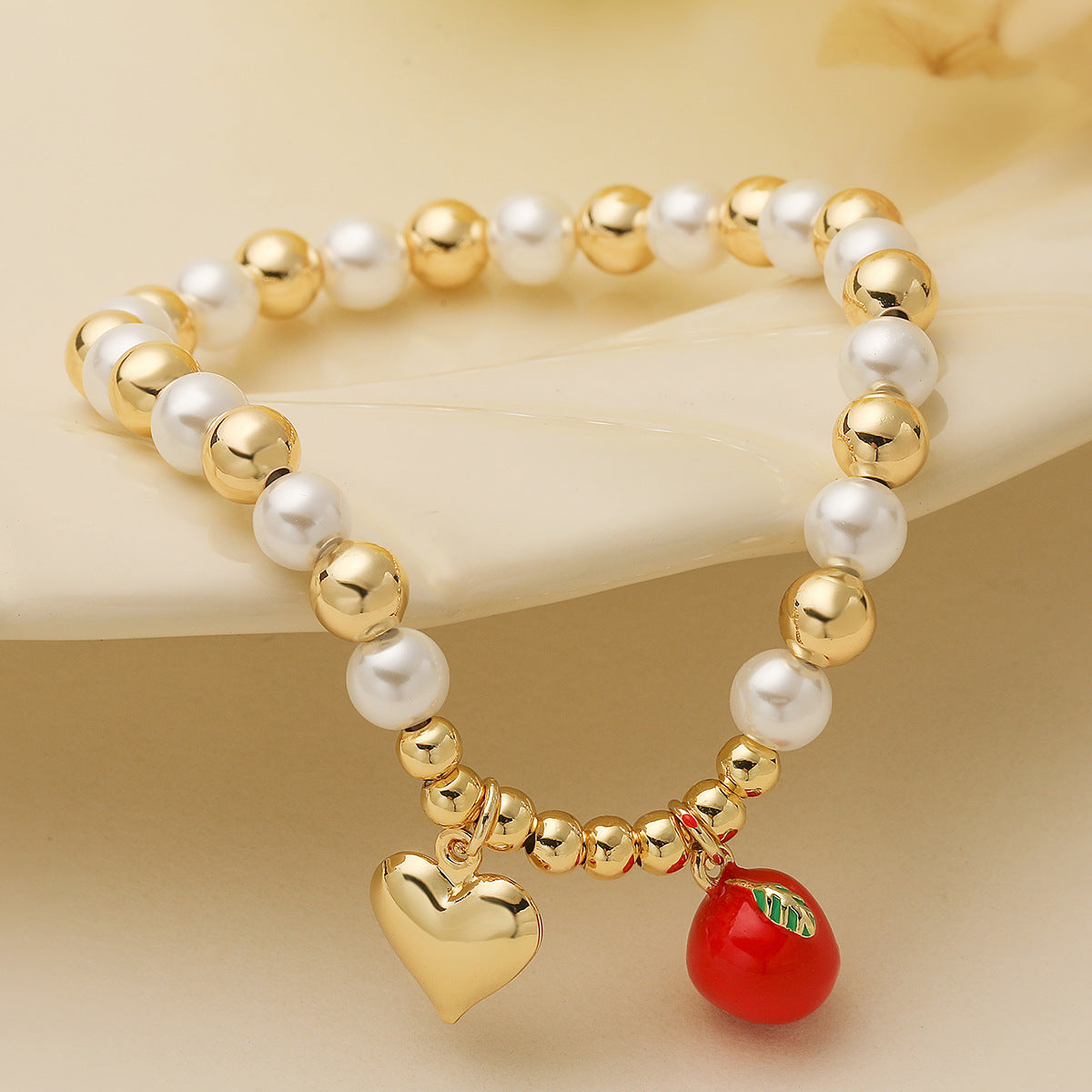 Fashion-Commuter Cherry and Heart-Shaped Pearl Beaded Bracelet for Women with Gold Plating on Copper