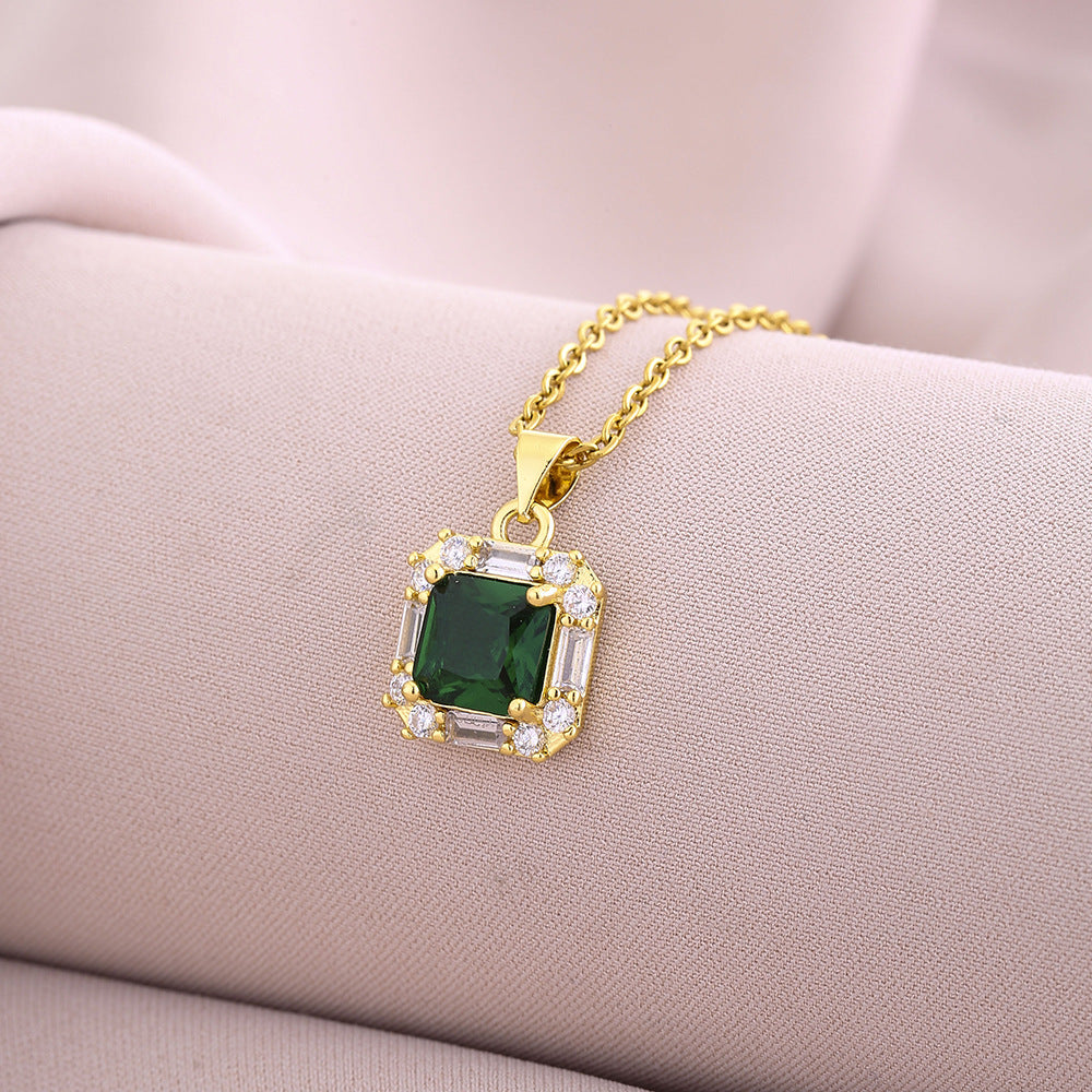 Elegante Collana Pendente Smeraldo Geometrico da Donna in Rame con Finitura Placcata, Collana a Catena Minimalista a Girocollo