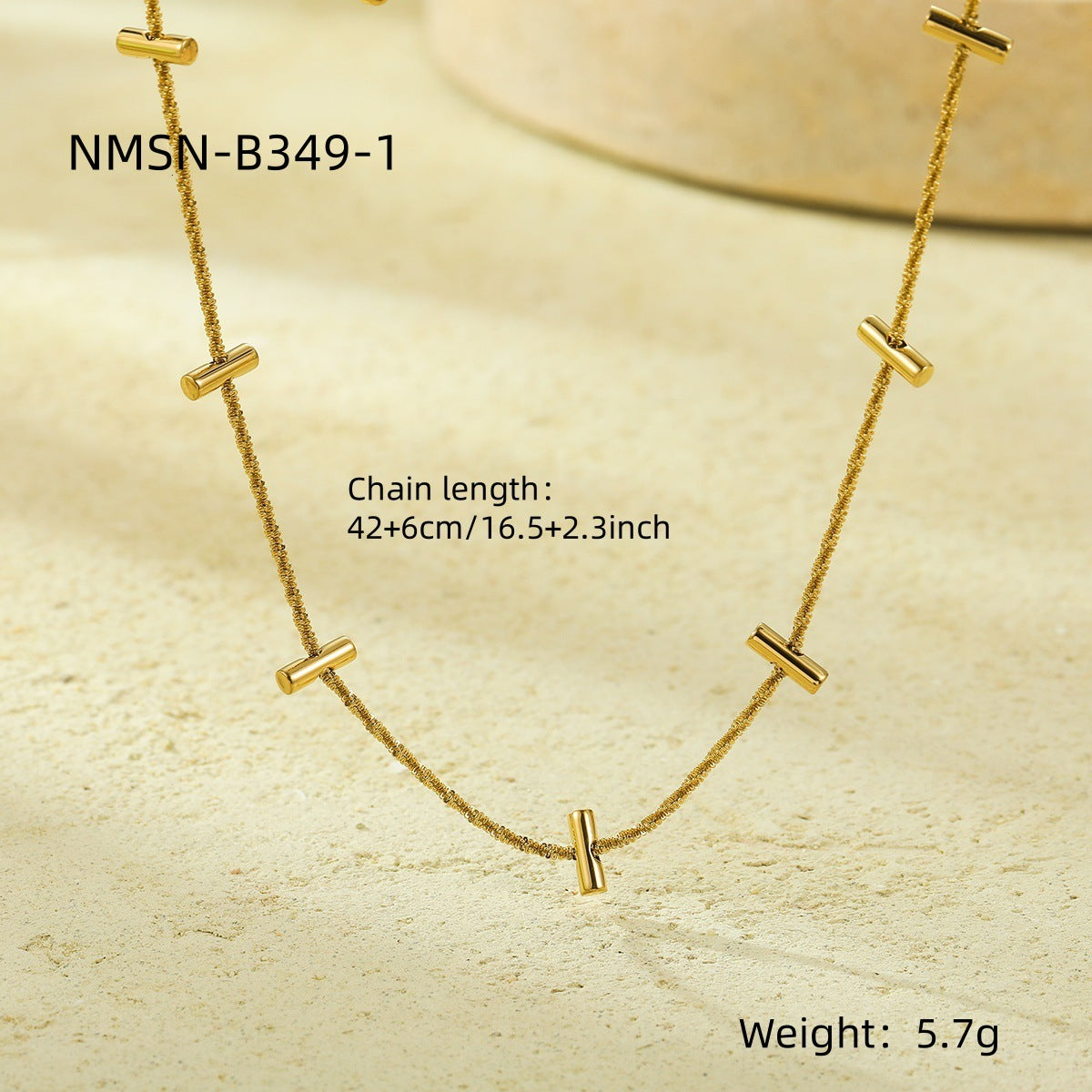 Collar Minimalista de Acero Titanio Bañado en Oro con Barra Delicada para Mujer con Estilo de Cadena de Clavícula