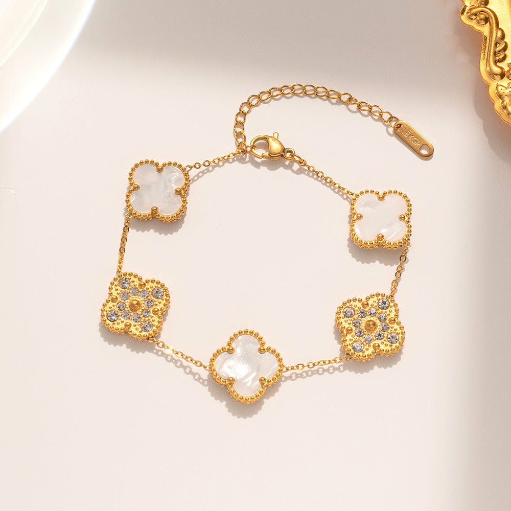 Pulsera Minimalista de Acero de Titanio con Forma de Trébol para Mujer con Baño de Oro e Incrustaciones de Nácar