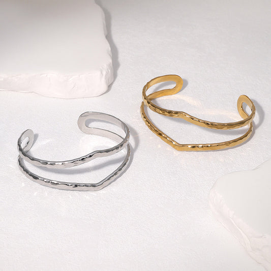 Bracciale Minimalista Geometrico in Acciaio Inossidabile con Finitura Placcata da Donna, Ipoallergenico e Resistente allo Sbiadimento