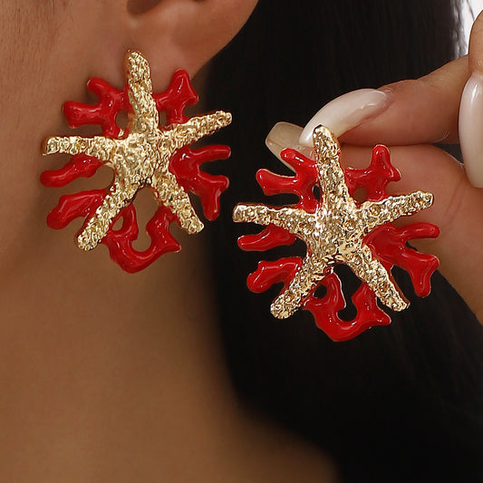 Pendientes de coral minimalistas de estrella de mar de moda de verano para mujer con acabado esmaltado y aleación chapada