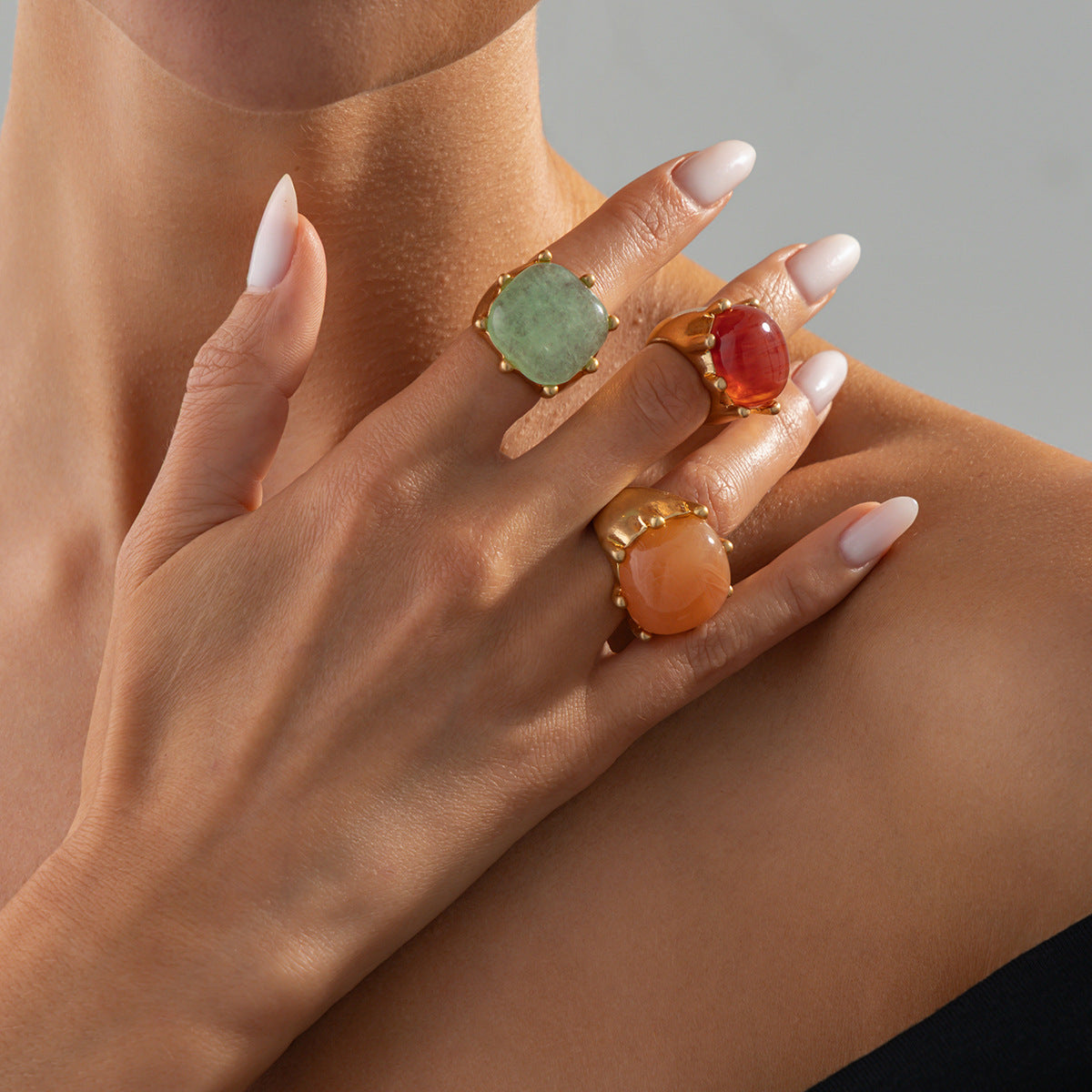 Sweet Vintage Geometric Zinc Alloy Ring with Gemstone Inlay and Resin Accent