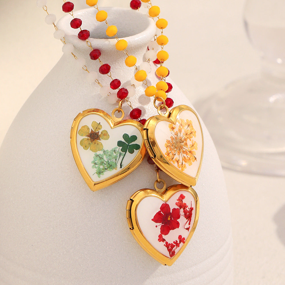 Minimalist Heart-Shaped Stainless Steel Plated 18K Gold Pressed Flower Locket Necklace with Glass Beads