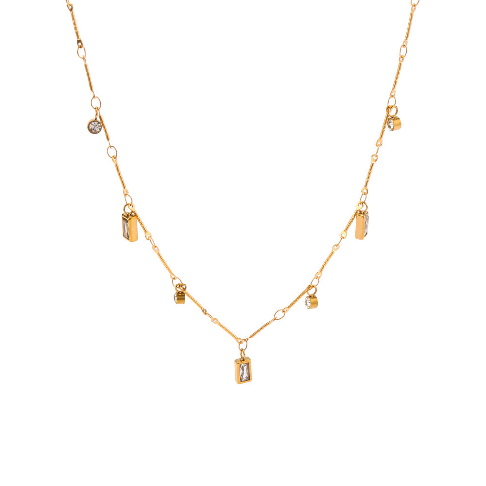 Collana Pendente Geometrica Minimalista a Diamante da Donna in Acciaio al Titanio con Placcatura Sottovuoto 18K, Forme Rettangolari e Rotonde, Design con Catena a O