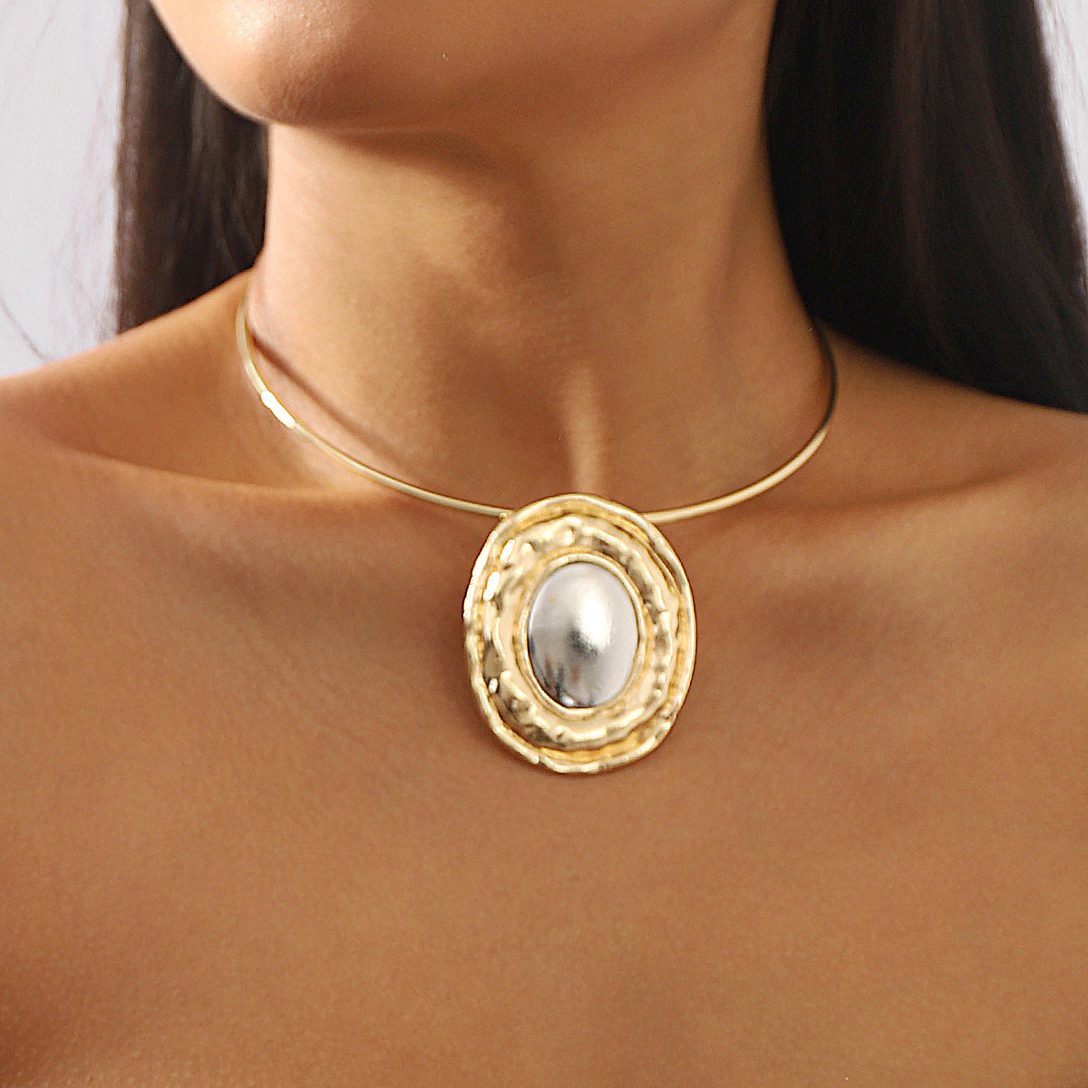 Collar de aleación con acabado pulido y espejo, geométrico ovalado, dulce y atrevido, para mujer