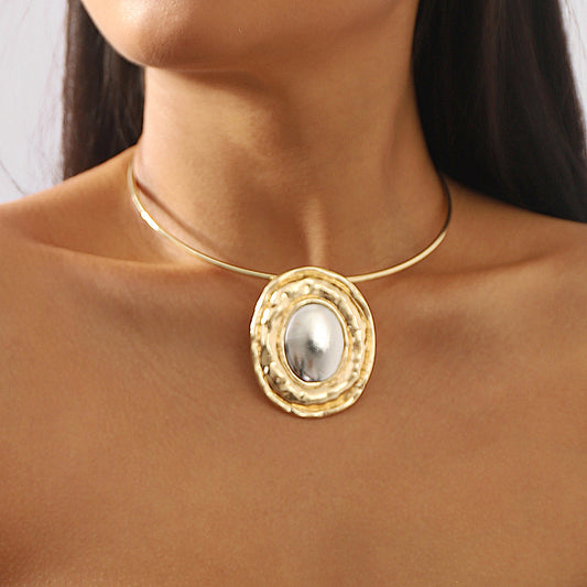 Collar de aleación con acabado pulido y espejo, geométrico ovalado, dulce y atrevido, para mujer