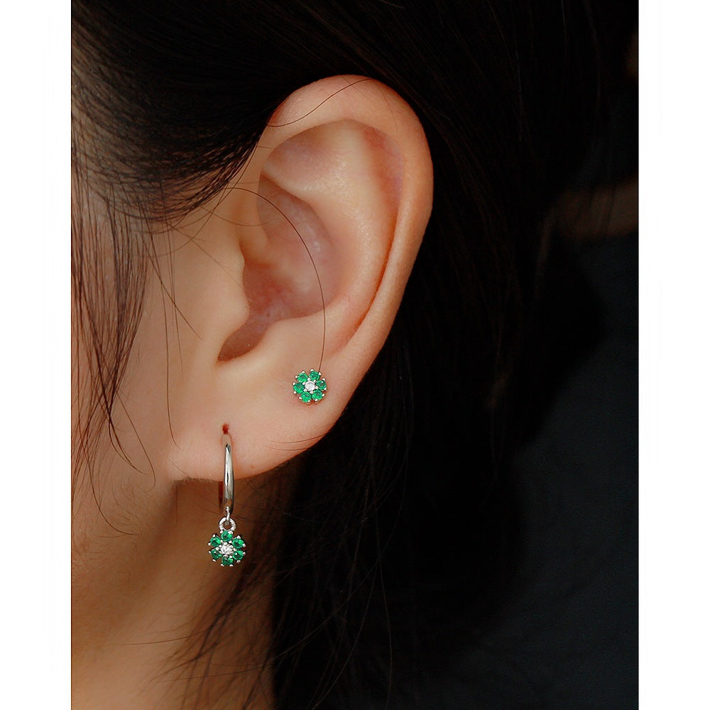 Pendientes minimalistas de plata de ley 925 con incrustaciones florales de circonita cúbica
