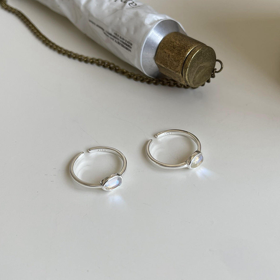 Anello da donna minimalista a forma di cuore in argento sterling 925 con zirconi incastonati