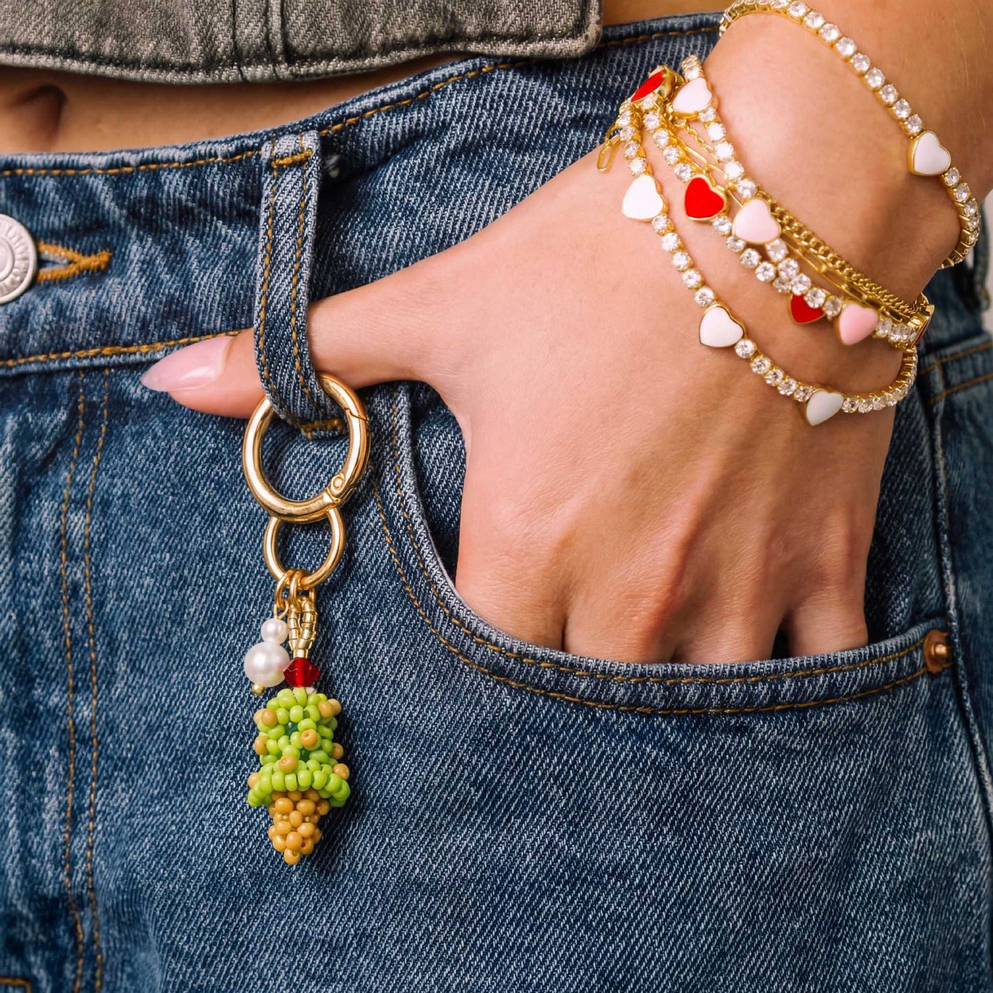 Sweet Striped Zinc Alloy Drip Oil Charm Bar for Women