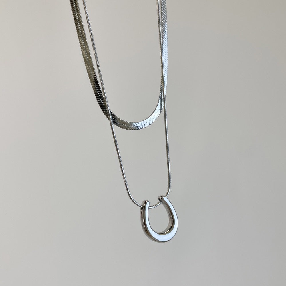 Collar minimalista en forma de U de acero titanio con acabado chapado para combinar, gargantilla de cadena de serpiente para mujeres y hombres