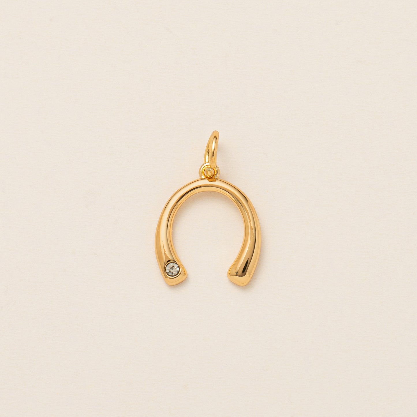 Barra de dijes de corazón chapado en oro de latón a la moda para mujer