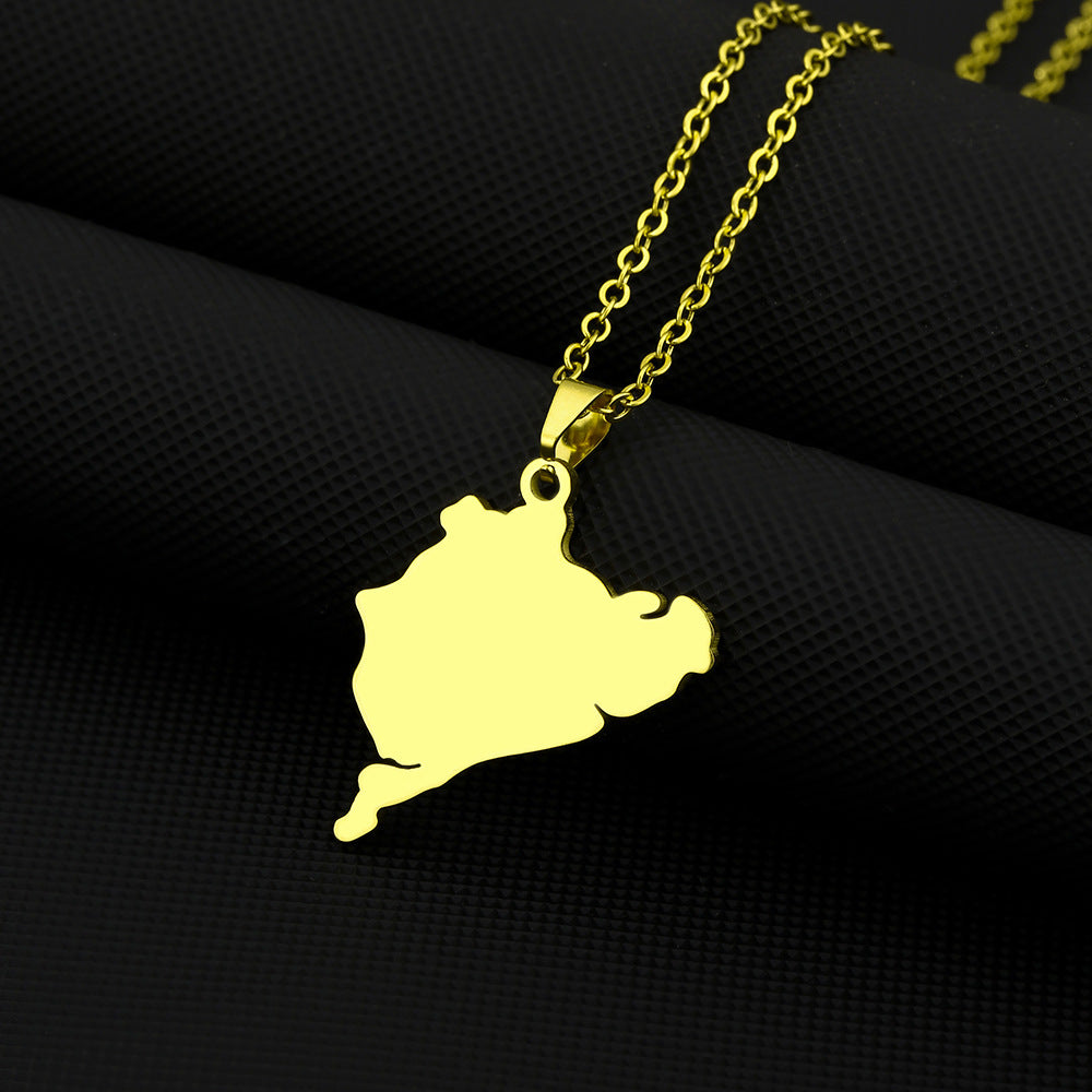 Collana con pendente Nürburgring da corsa automobilistica sportiva geometrica tedesca in acciaio inossidabile con ciondolo in acciaio al titanio e finitura galvanizzata