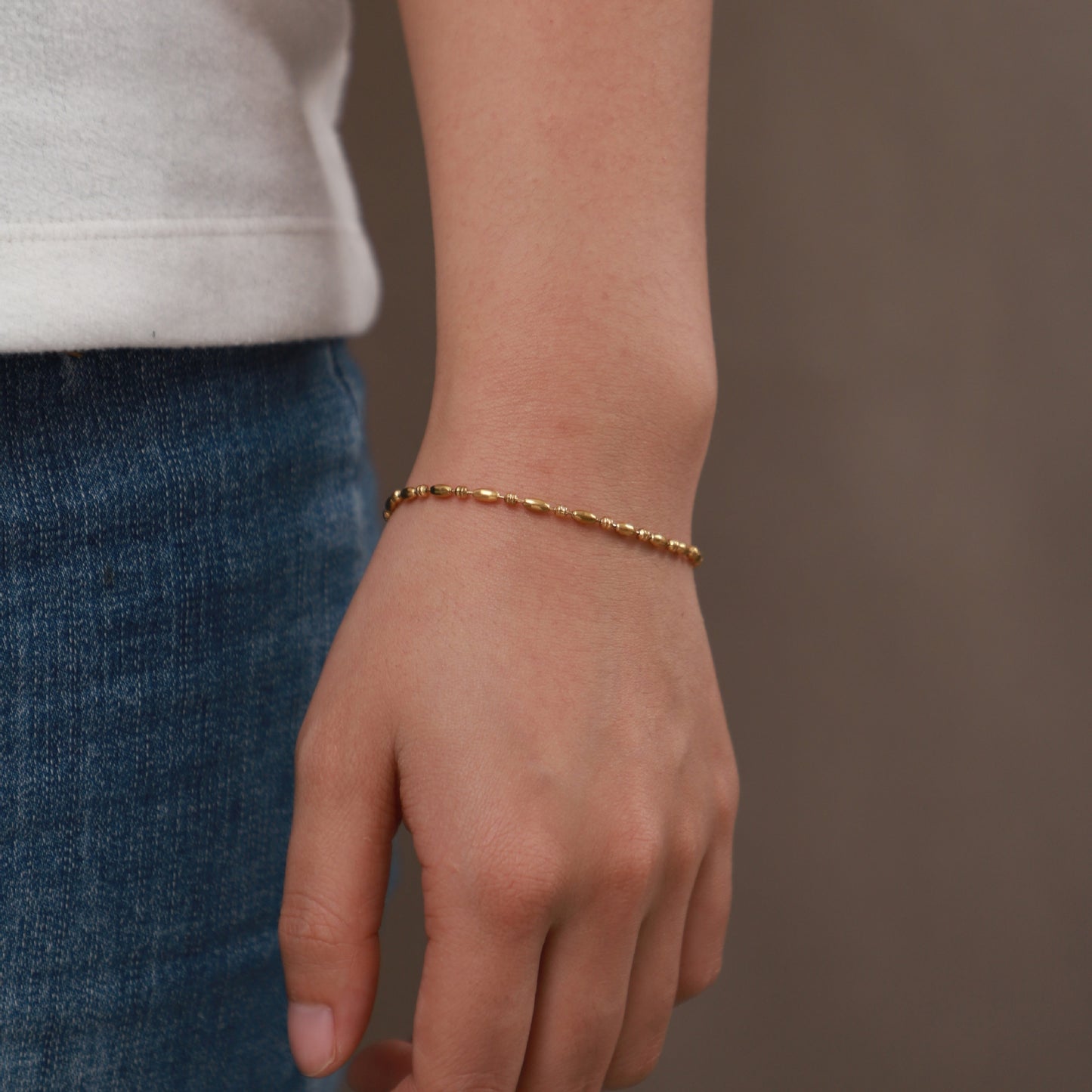 INS-Inspired Women's Geometric Stainless Steel Bracelet with 18K Gold Plated Oval Beads and Minimalist Chain Design