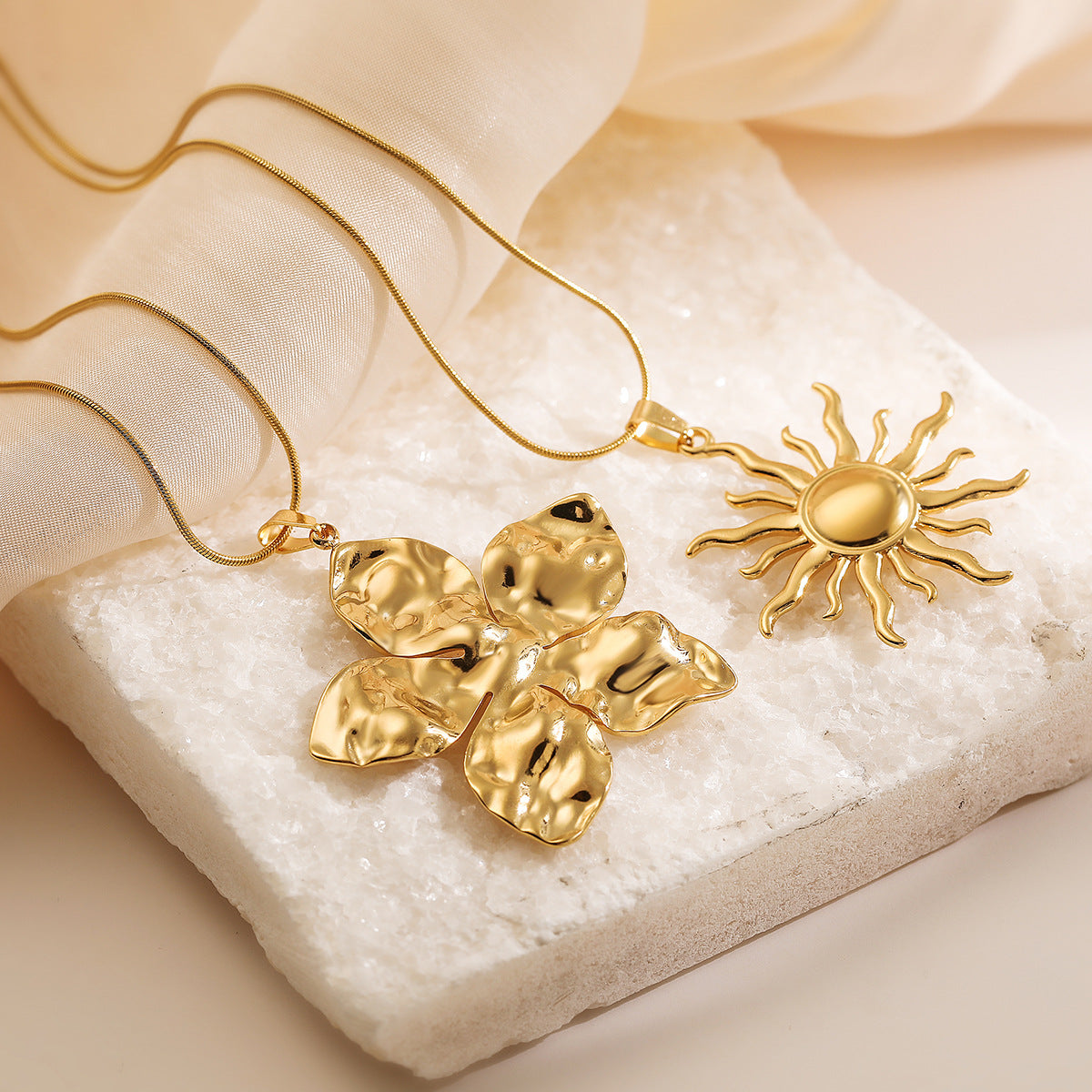 Minimalist Sunflower Pendant Necklace for Women in Titanium Steel with Gold Plating Geometric Irregular Design